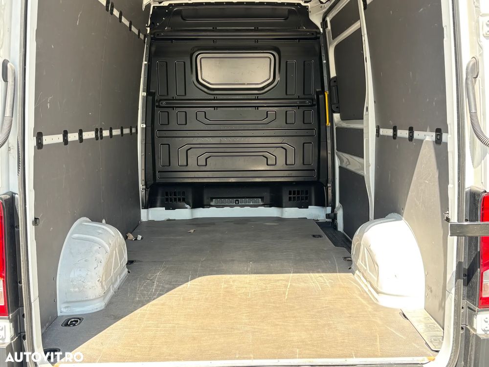 Volkswagen CRAFTER - 21