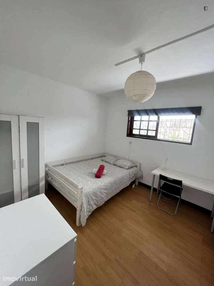 Quarto - localizado em Paranhos Porto - Grande imagem: 4/31