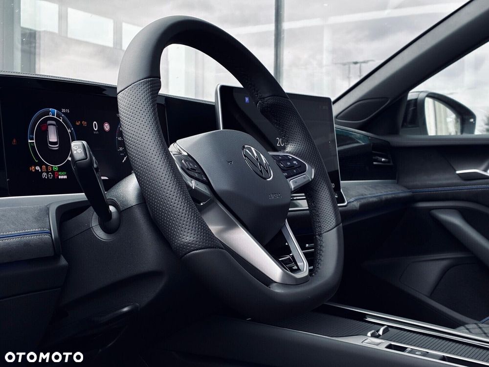 Volkswagen Passat - 13