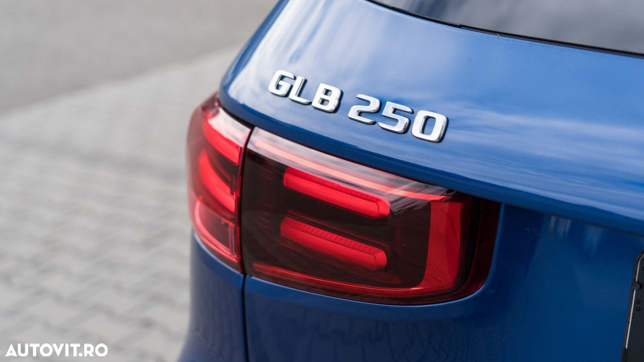 Mercedes-Benz GLB - 8