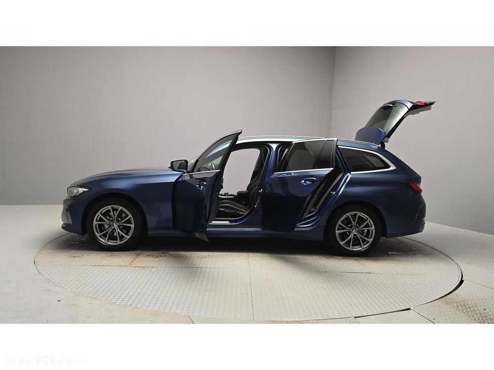 BMW Seria 3 320d xDrive - 10