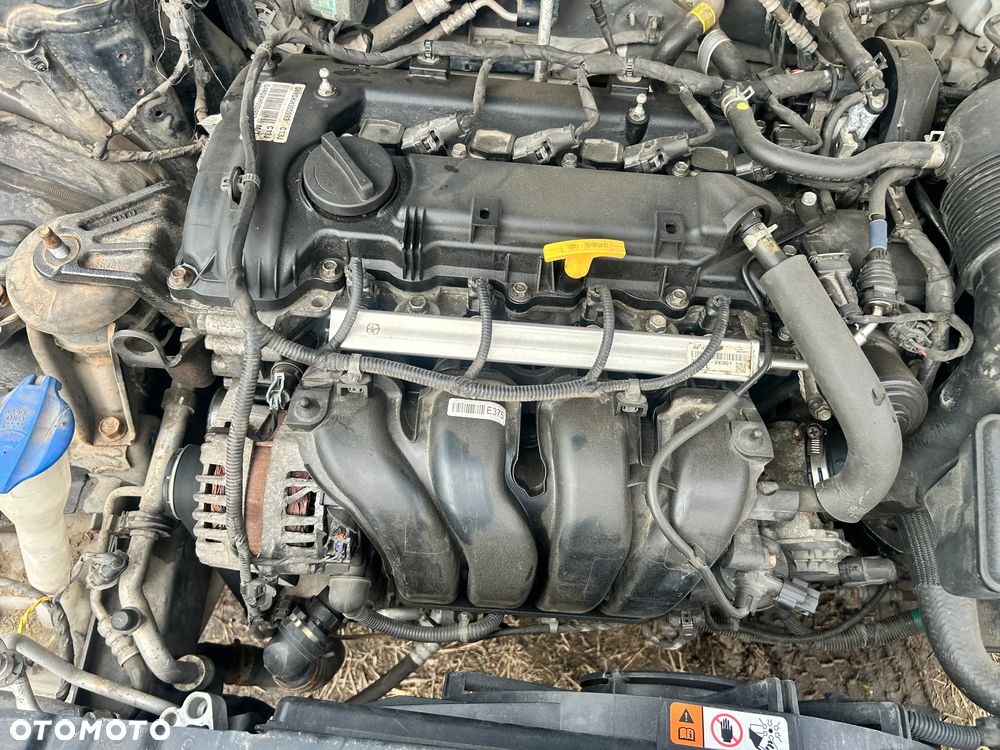 Kia Optima 2.0 L - 13