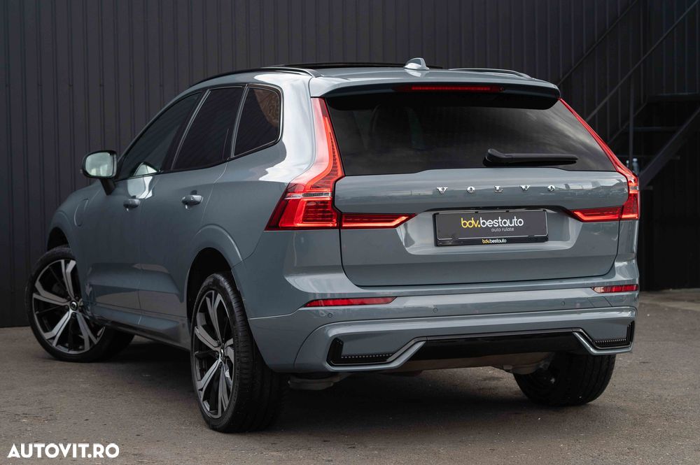 Volvo XC 60 T8 Twin Engine AWD R-Design - 32