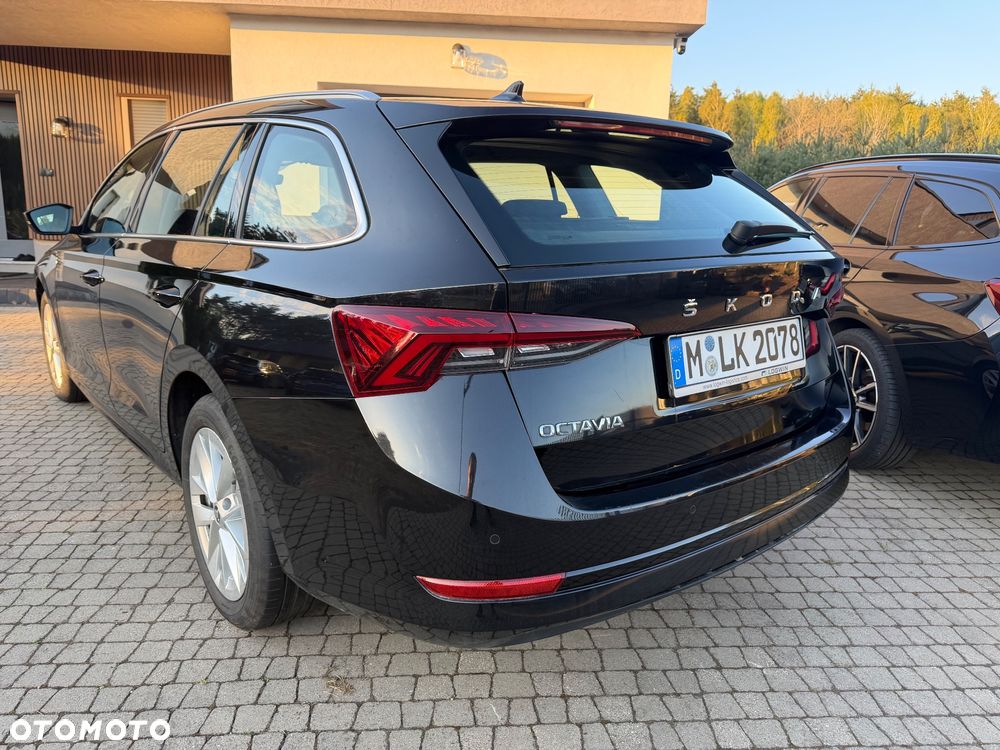 Skoda Octavia 2.0 TDI DSG Style - 3