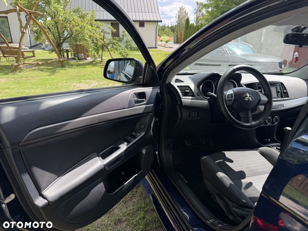 Mitsubishi Lancer 1.6 Invite - 12