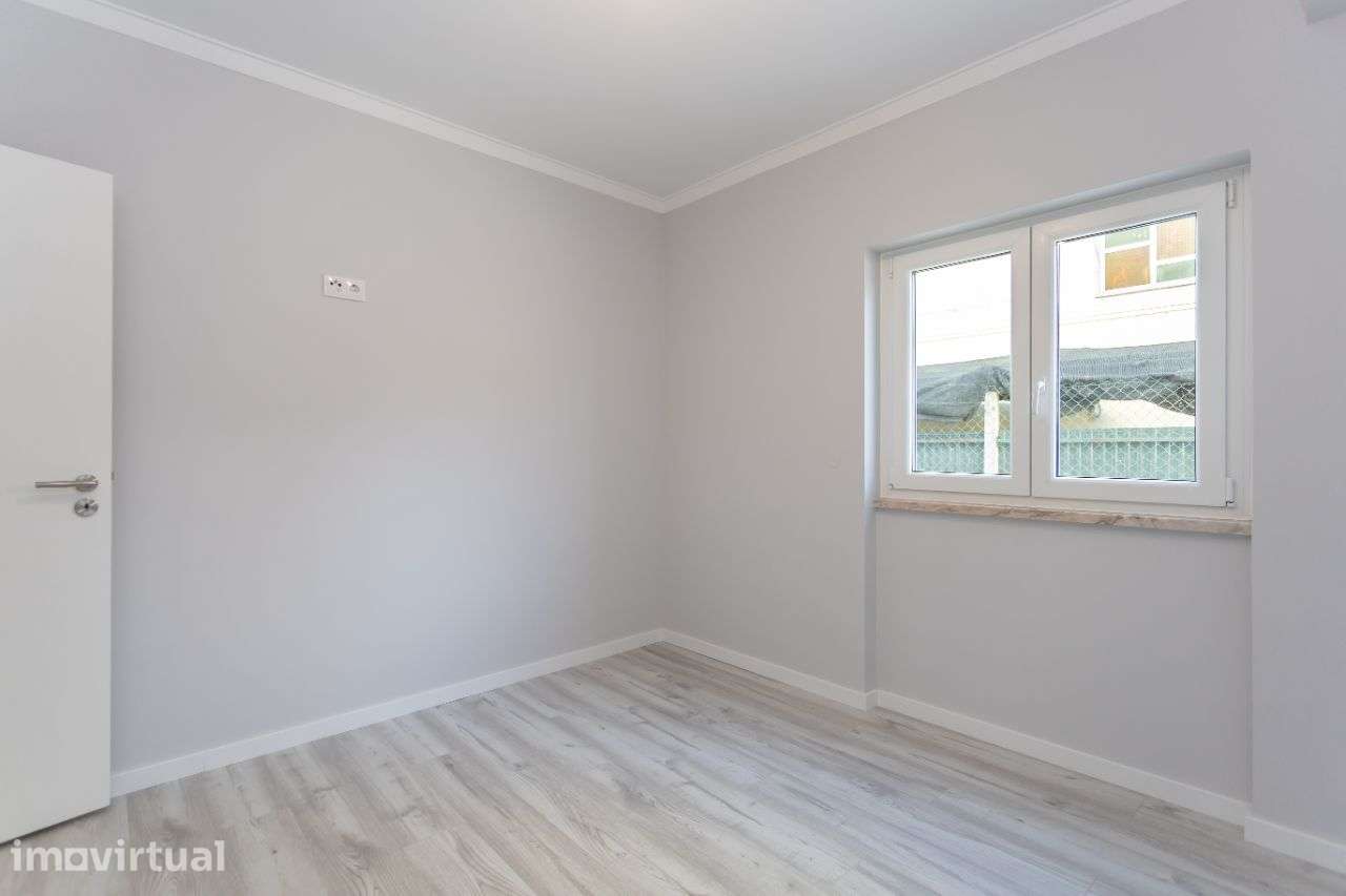 Arrendo Apartamento T2 remodelado - Foros de Amora, Seixal – 850 Eur - Grande imagem: 4/17