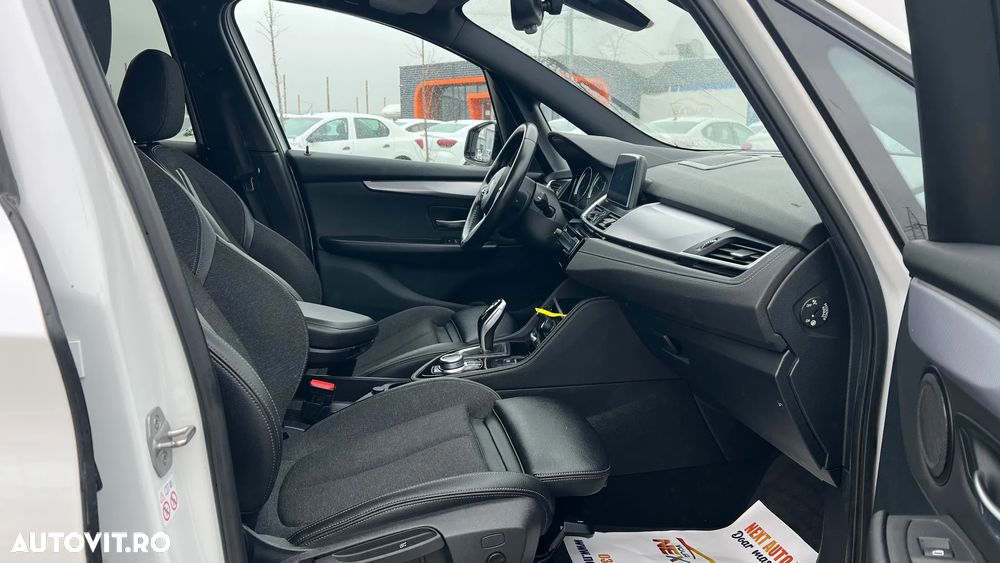 BMW Seria 2 218i AT - 10