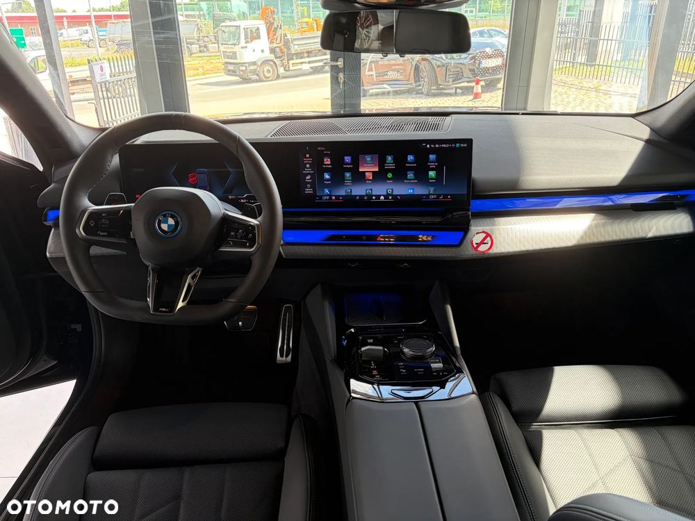 BMW Seria 5 530e PHEV M Sport - 16