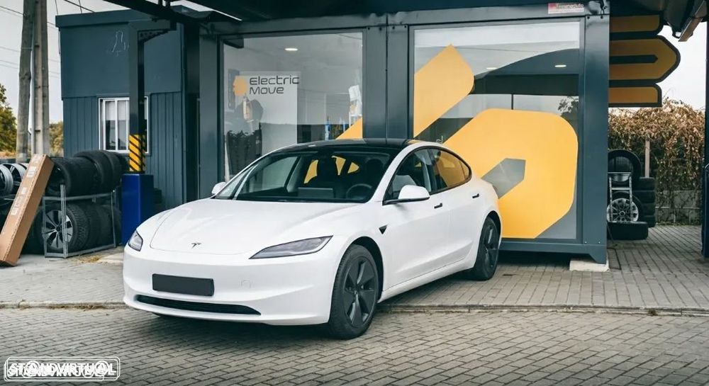 Tesla Model 3 - 1