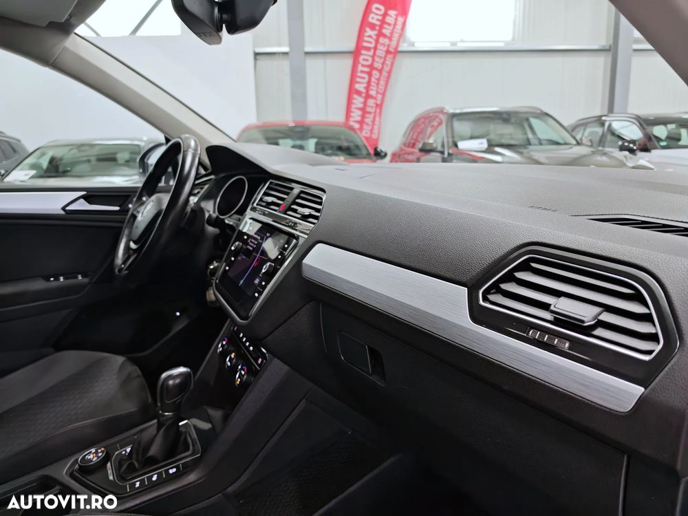 Volkswagen Tiguan 2.0 TDI SCR 4MOTION (BlueMotion Techn.) DSG Comfortline - 24