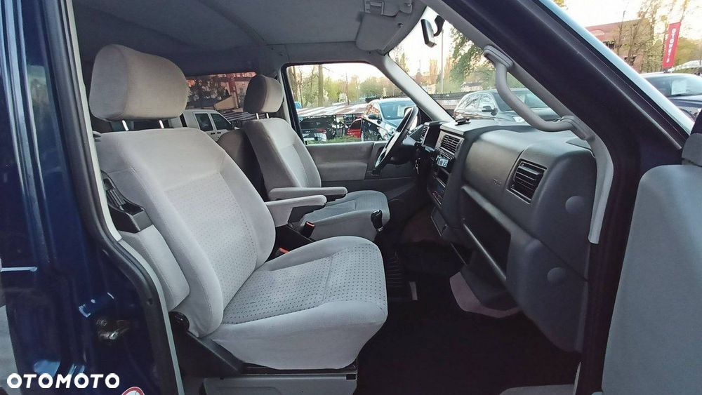 Volkswagen Multivan - 35