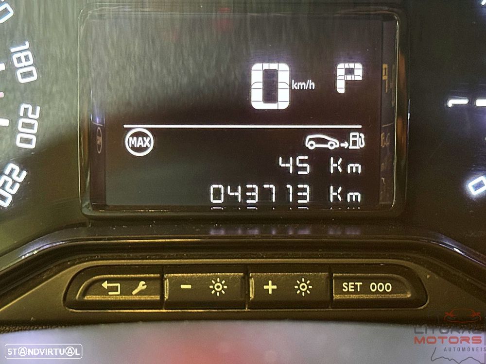 Citroën C3 1.2 PureTech Feel EAT6 - 26