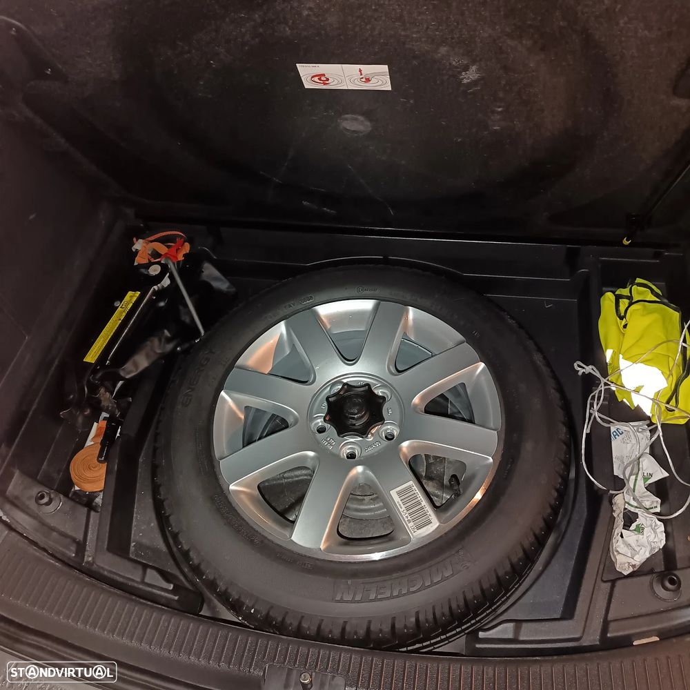 VW Touran 2.0 TDI DPF Highline - 11