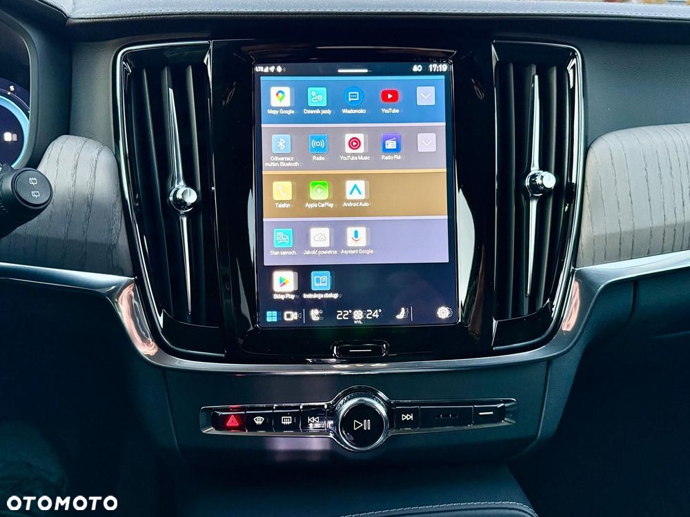 Volvo V90 Cross Country - 36