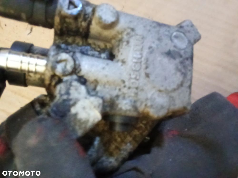 POMPA WTRYSKOWA  AUDI VW SEATR SKODA 2.0TDI 03L130755 - 2