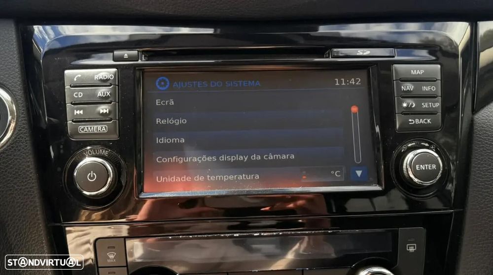 Nissan Qashqai 1.5 dCi N-Connecta 18 - 19