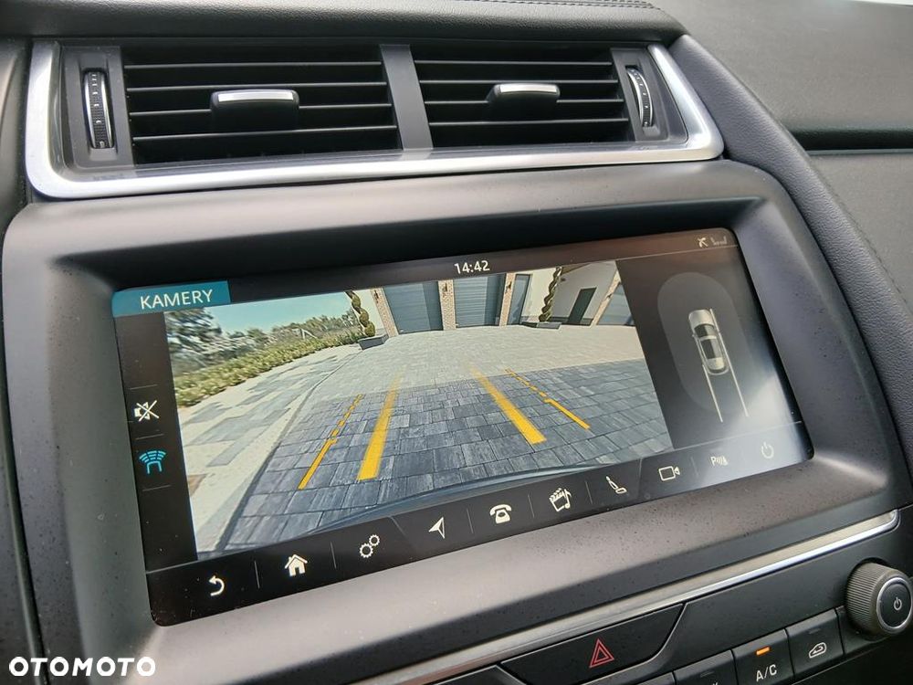 Jaguar E-Pace 2.0 i4P AWD SE - 10