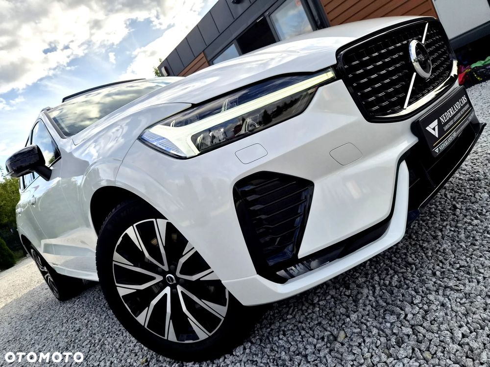 Volvo XC 60 B4 D Plus Dark - 39