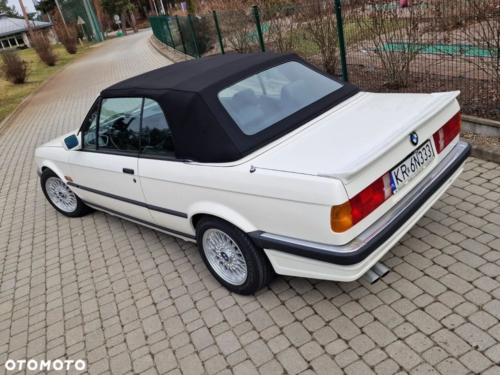 BMW Seria 3 320i - 12