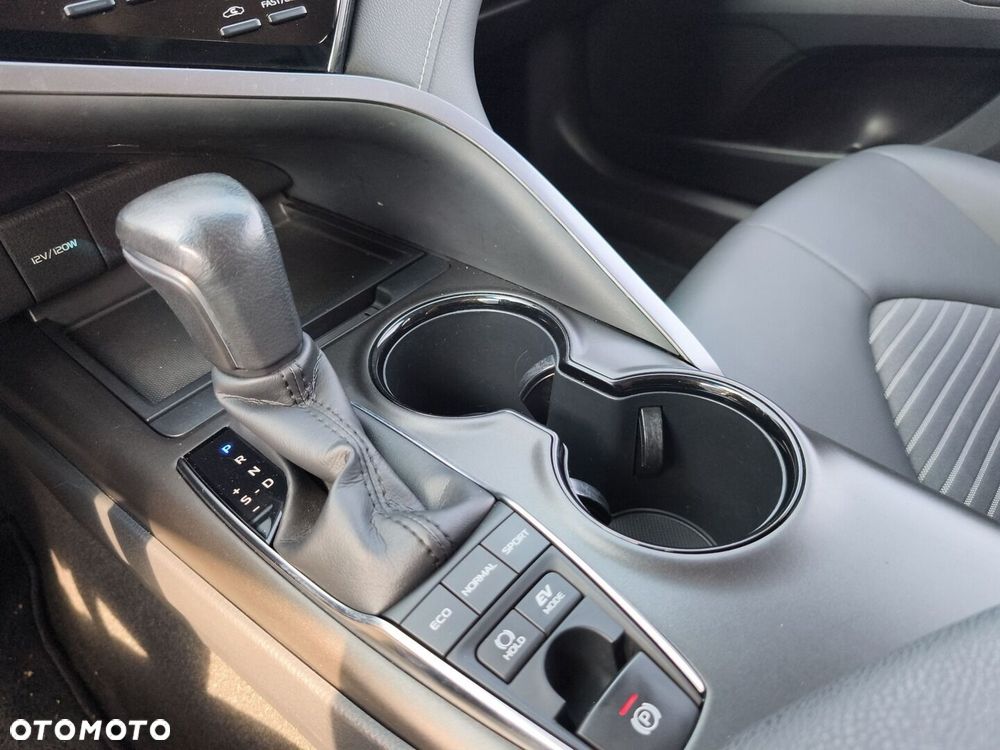 Toyota Camry 2.5 Hybrid Prestige CVT - 21