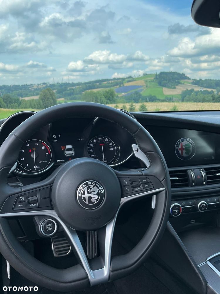 Alfa Romeo Giulia - 16