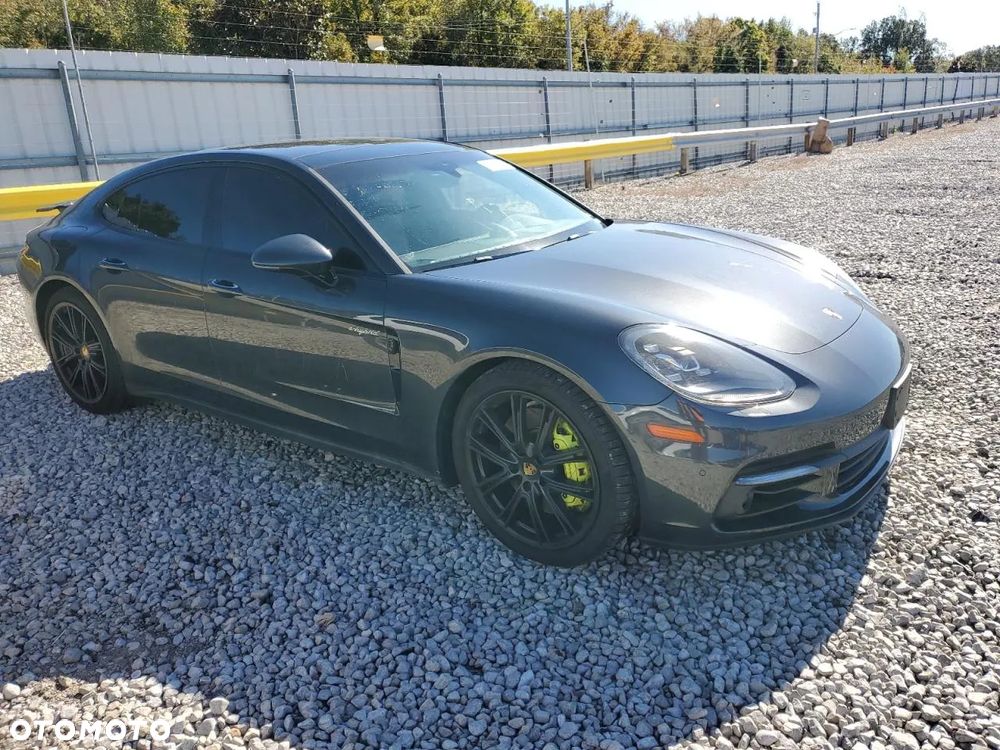 Porsche Panamera - 3