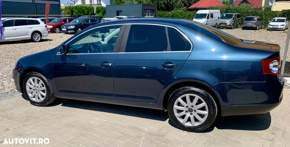 Volkswagen Jetta 1.9 TDI DPF Trendline - 4