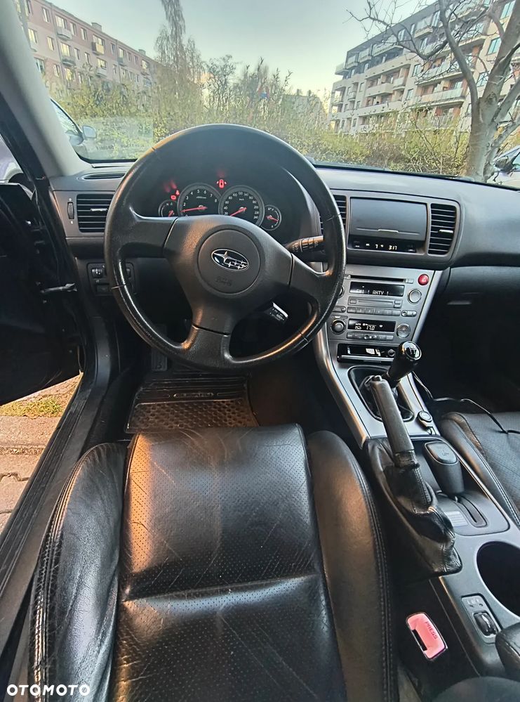 Subaru Legacy - 15