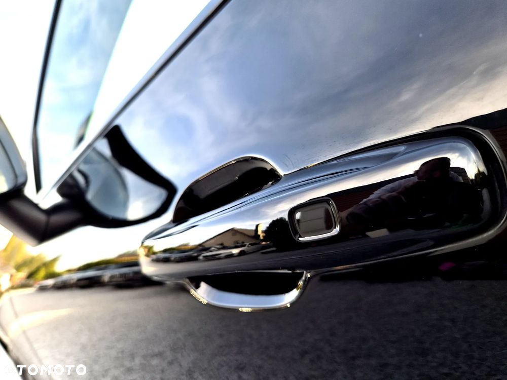 Volvo XC 60 B4 D Plus Dark - 27