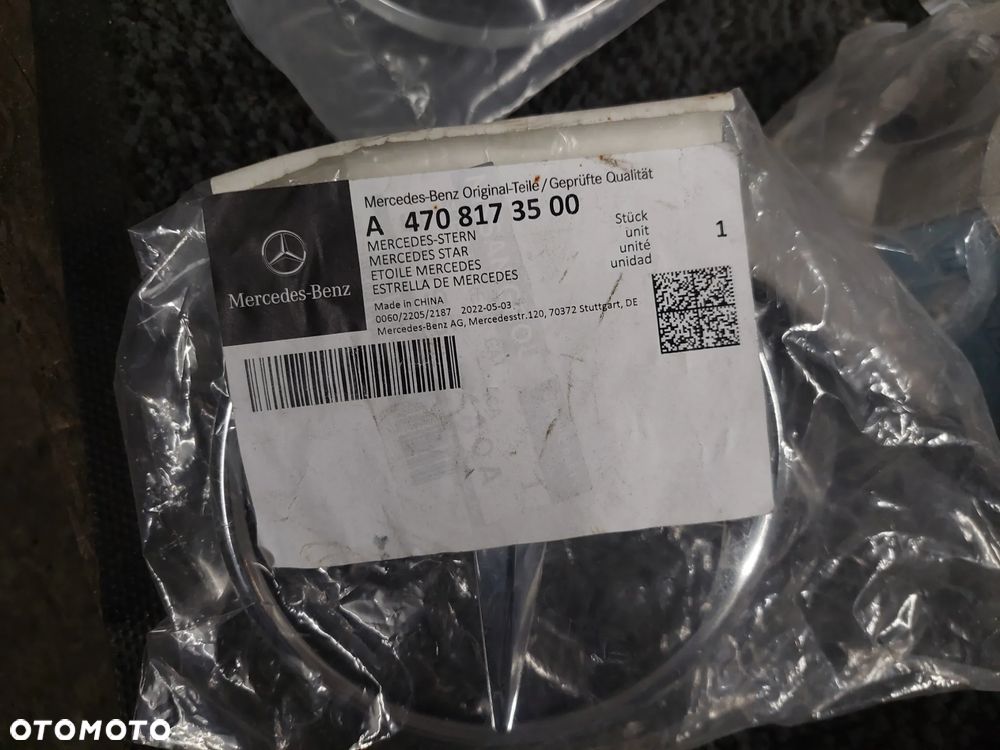 MERCEDES X KLASA W470 EMBLEMAT TYŁ NA BURTĘ A4708173500 RAF-AUTO CZĘŚCI - 1