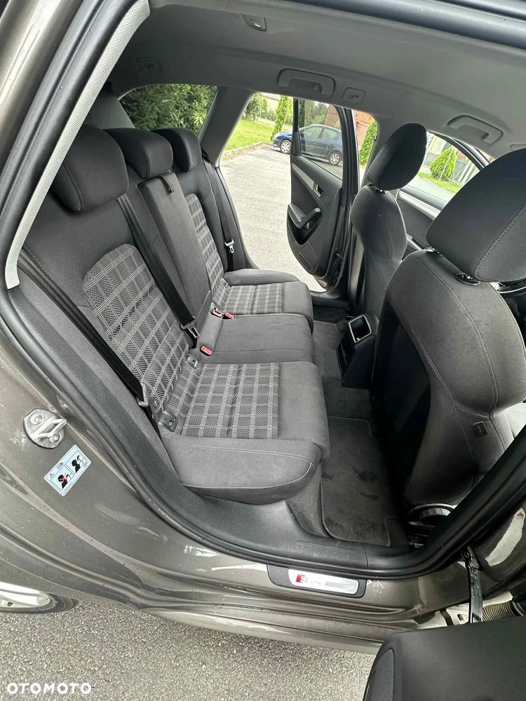 Audi A4 ver-2-0-tdi-dpf-multitronic-s-line-sportpaket - 7