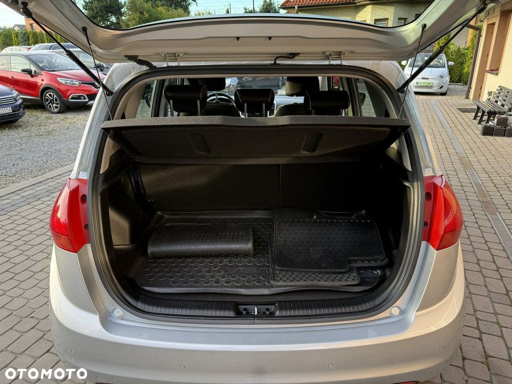 Kia Venga 1.6 CVVT Dream Team Edition - 25