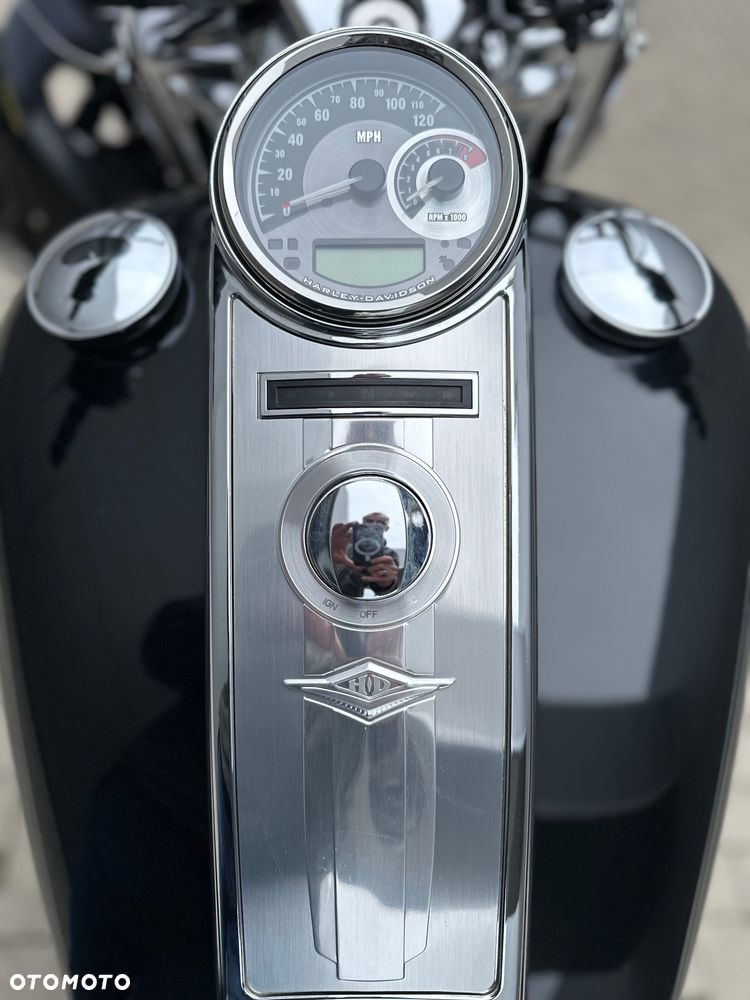Harley-Davidson Touring Road King - 13