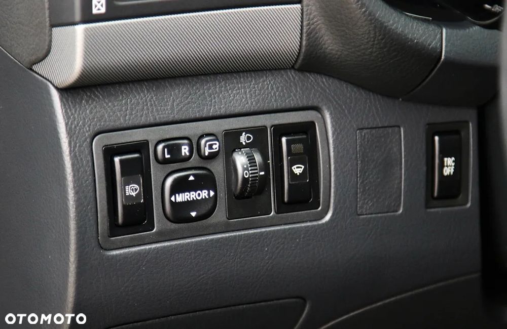 Toyota Avensis 1.8 VVT-i Sol Premium - 17