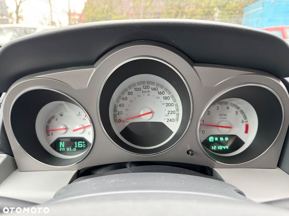 Dodge Avenger - 13