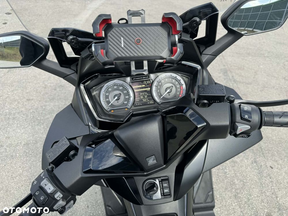 Honda NSS - 21