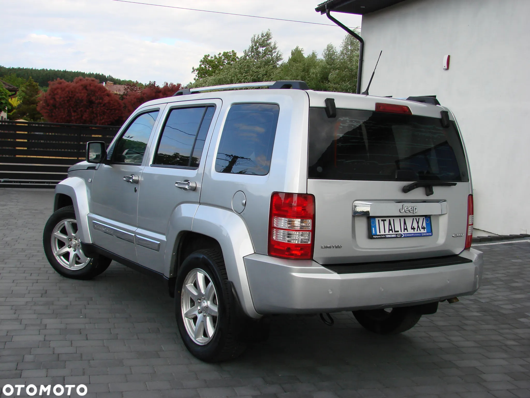 Jeep Cherokee - 10