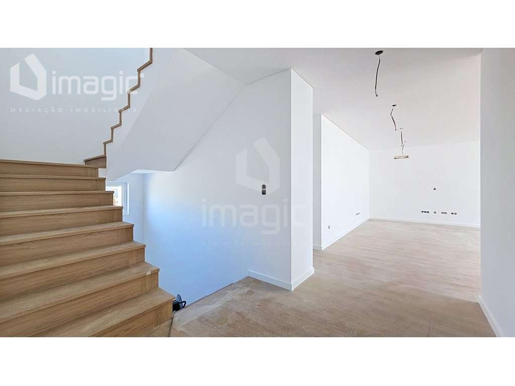 Moradia T4 nova de Design moderno, em Mafra. - Grande imagem: 2/27