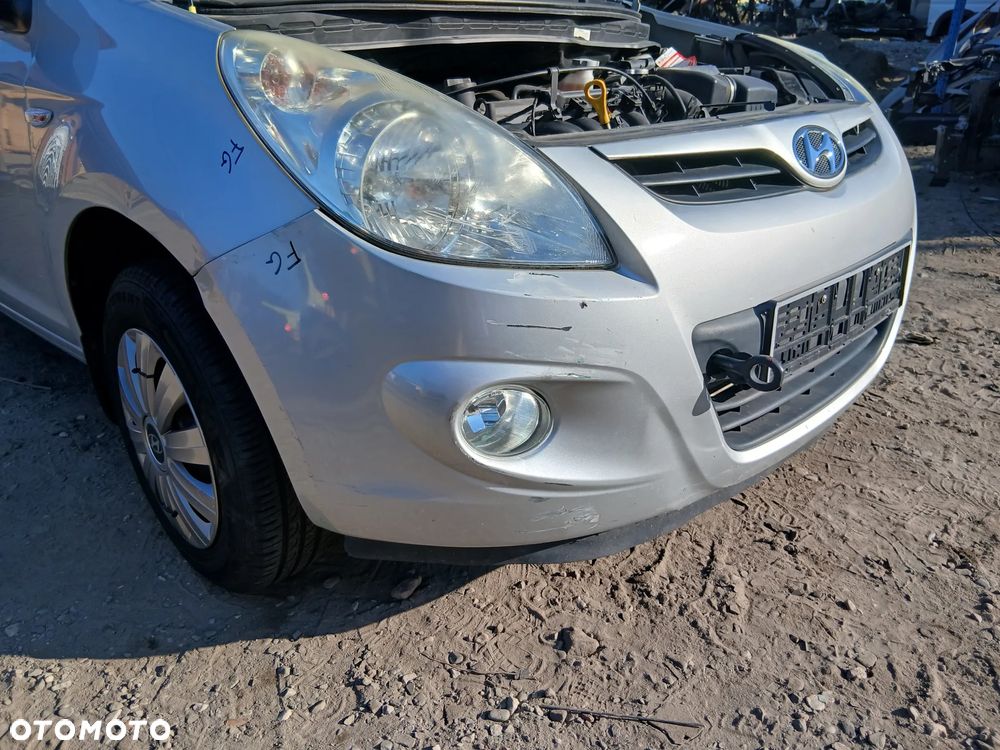 Hyundai I20 08- 1.2 B G4la SIlnik skrzynia  drzwi zderzak maska błotnik klapa  lakier FG - 15