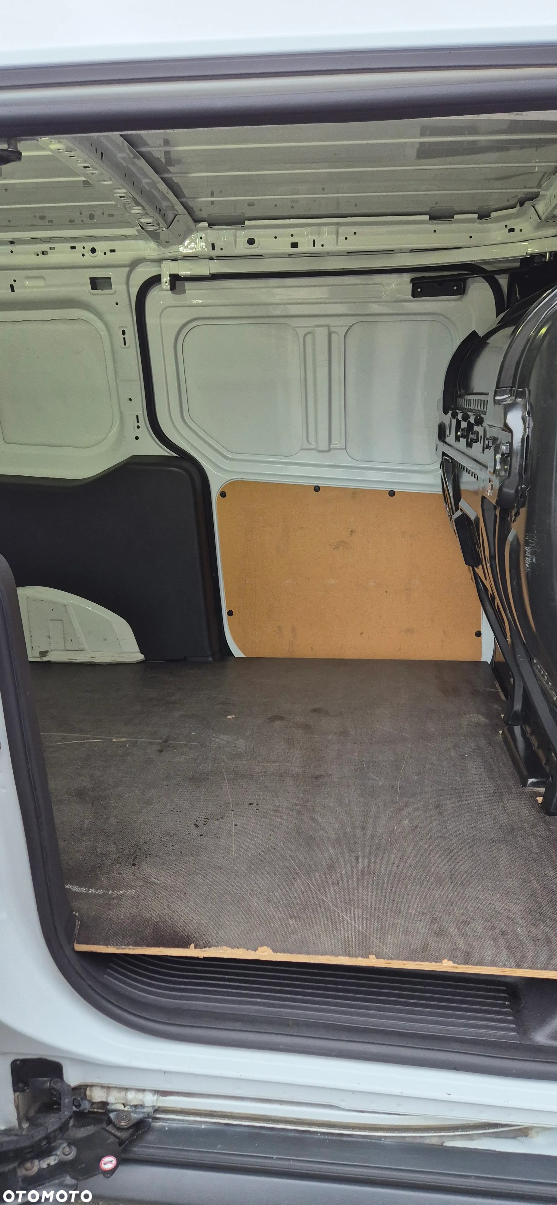 Ford Transit Connect - 17