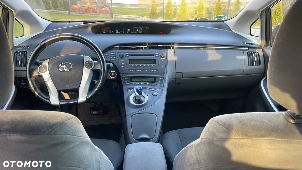 Toyota Prius 1.8 HSD Premium - 13