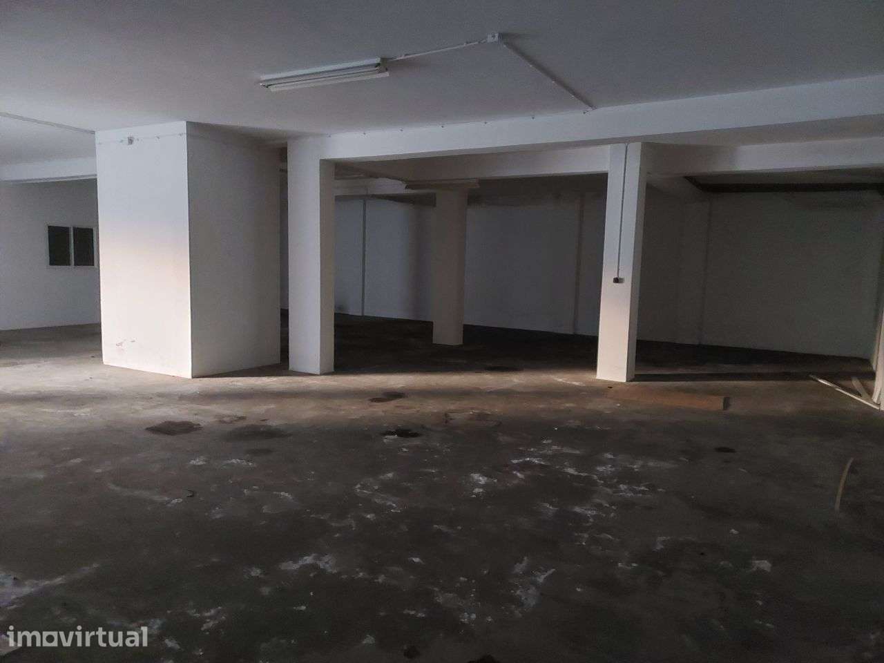 Armazém no centro de Ourém - Grande imagem: 2/8