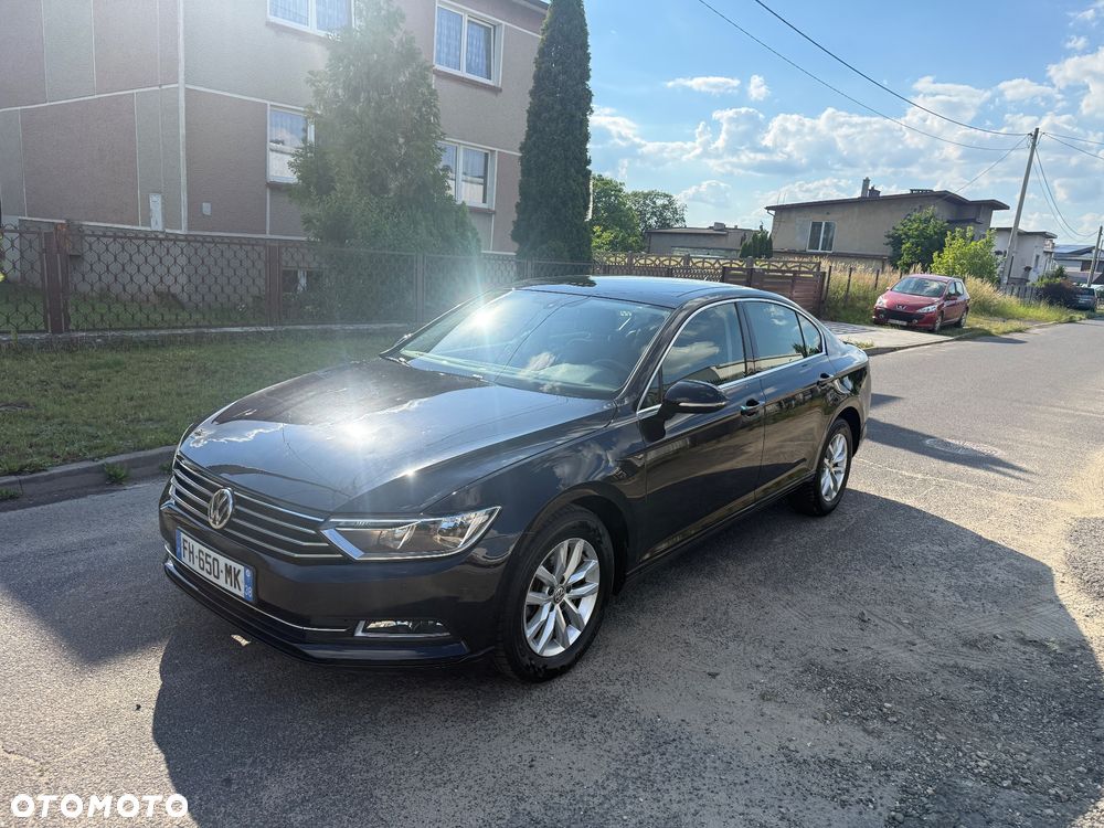 Volkswagen Passat 1.6 TDI SCR DSG Comfortline - 3