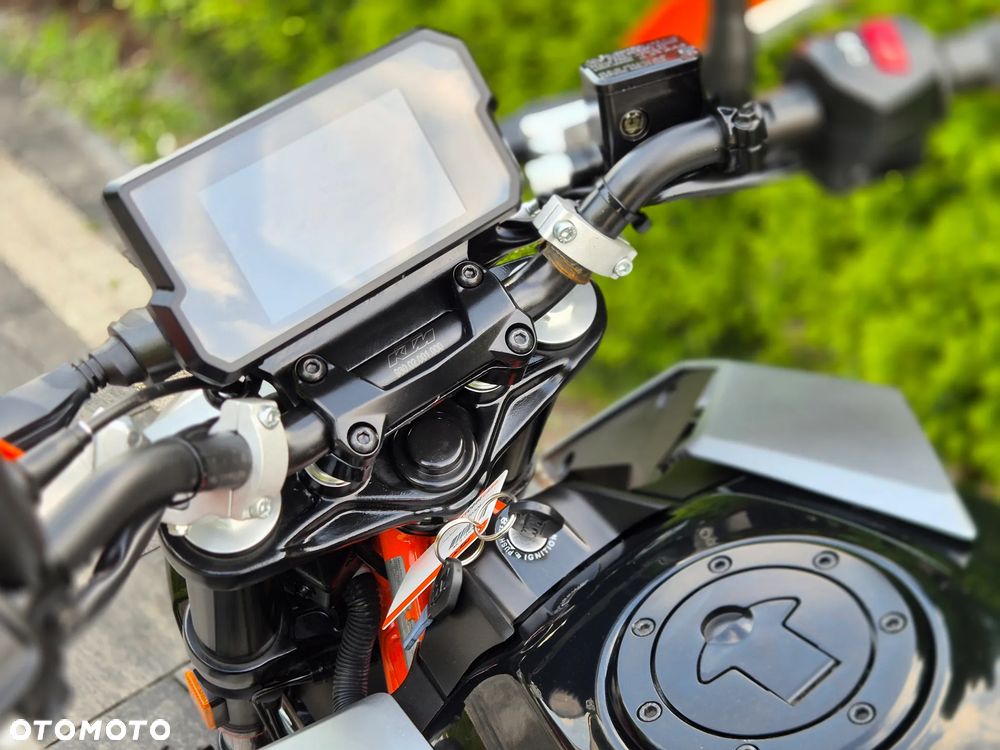 KTM Duke 125 - 24
