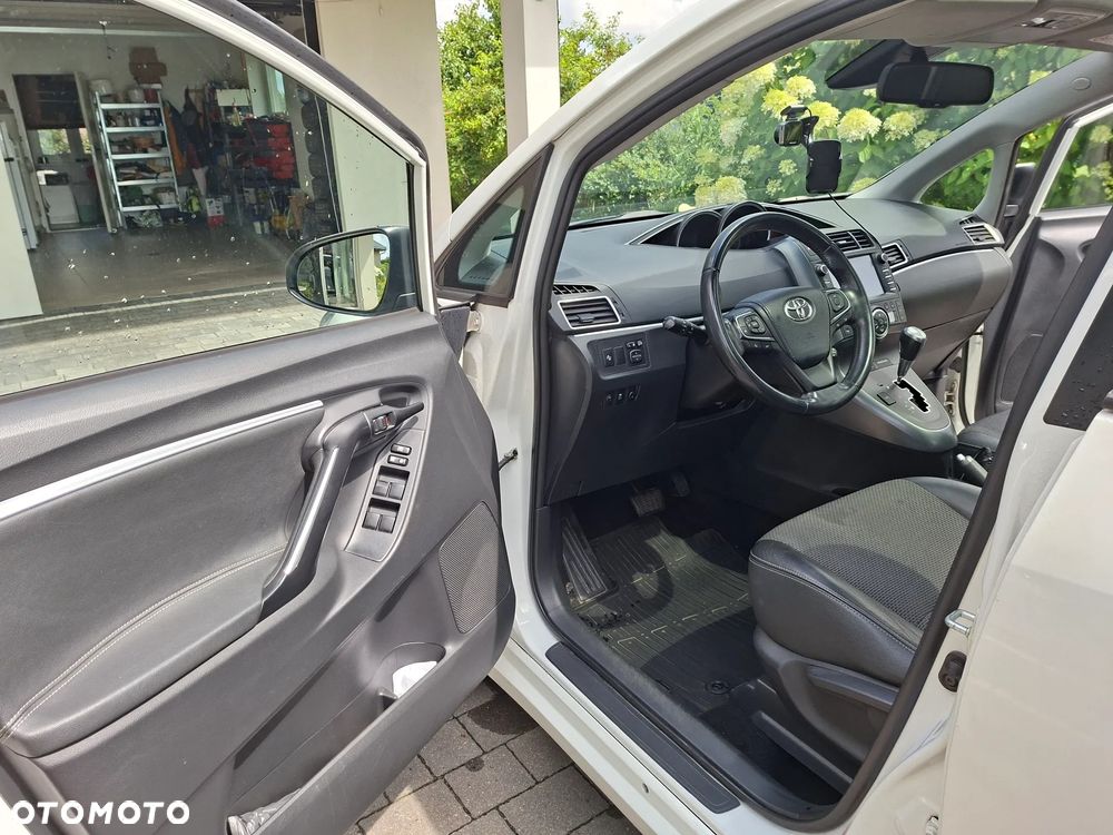 Toyota Verso 1.8 Prestige 7os MS - 9