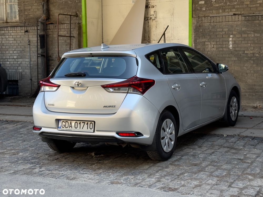Toyota Auris - 11