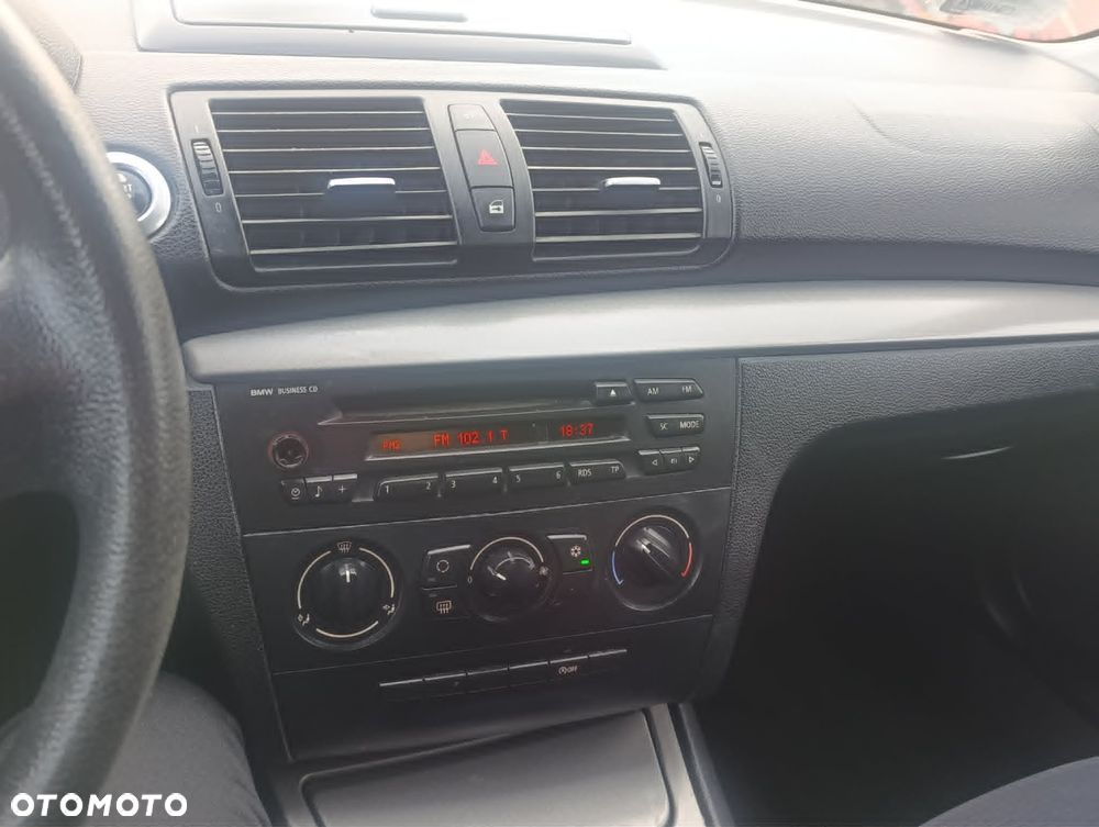 BMW Seria 1 118d DPF - 8