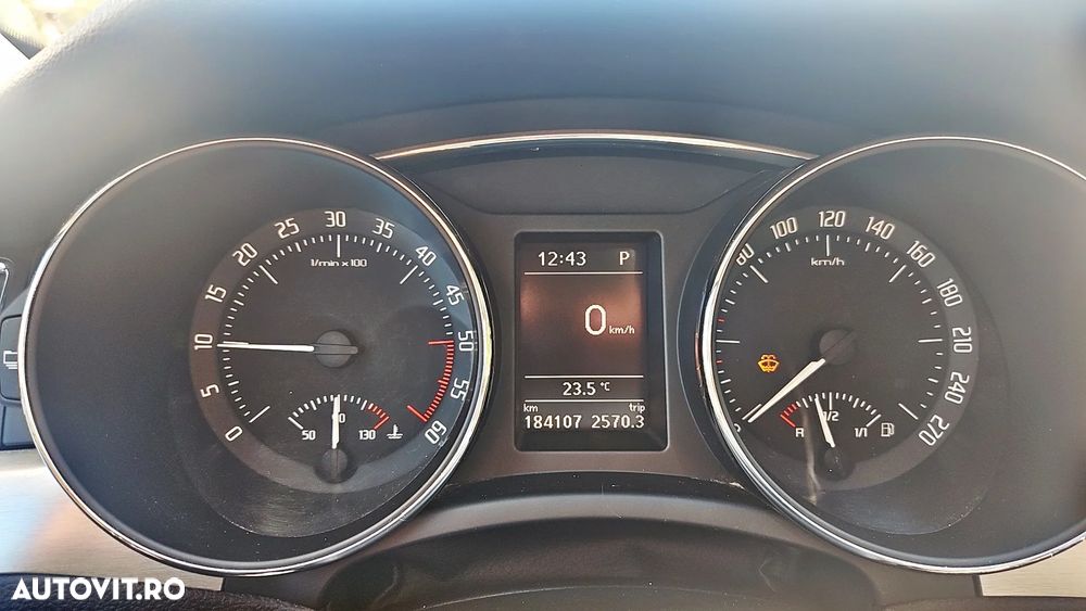 Skoda Superb 2.0 TDI Elegance - 7