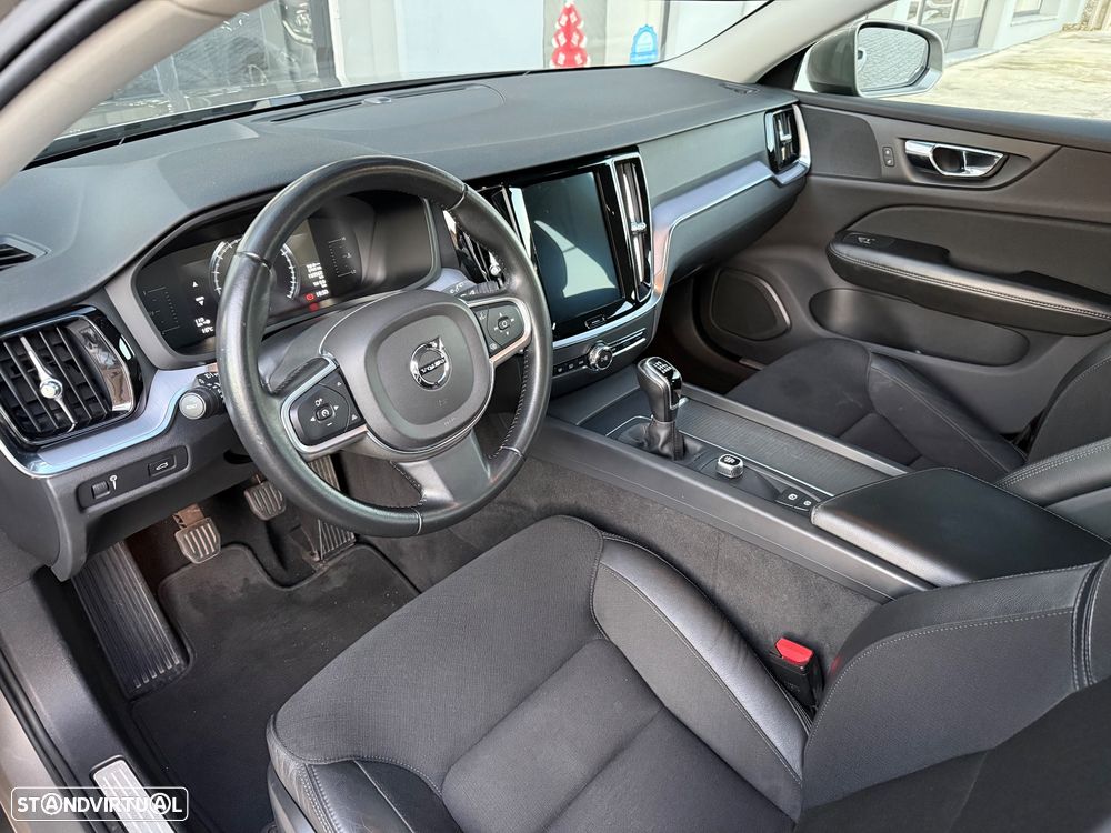Volvo V60 2.0 D3 Momentum - 13