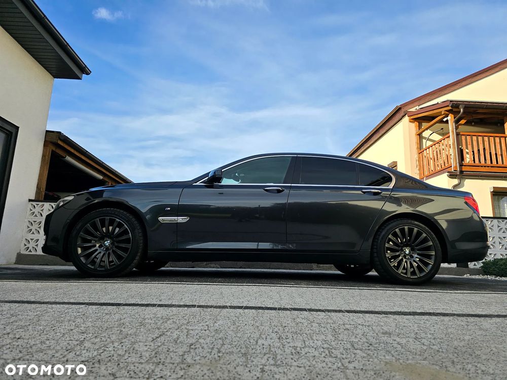 BMW Seria 7 740d xDrive - 34
